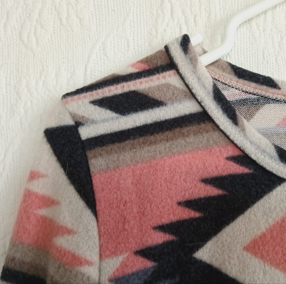 7th Ray Pink Tribal Knit Crew Neck Sweater Lightweight Soft Dopamine Western SM - Picture 10 of 15